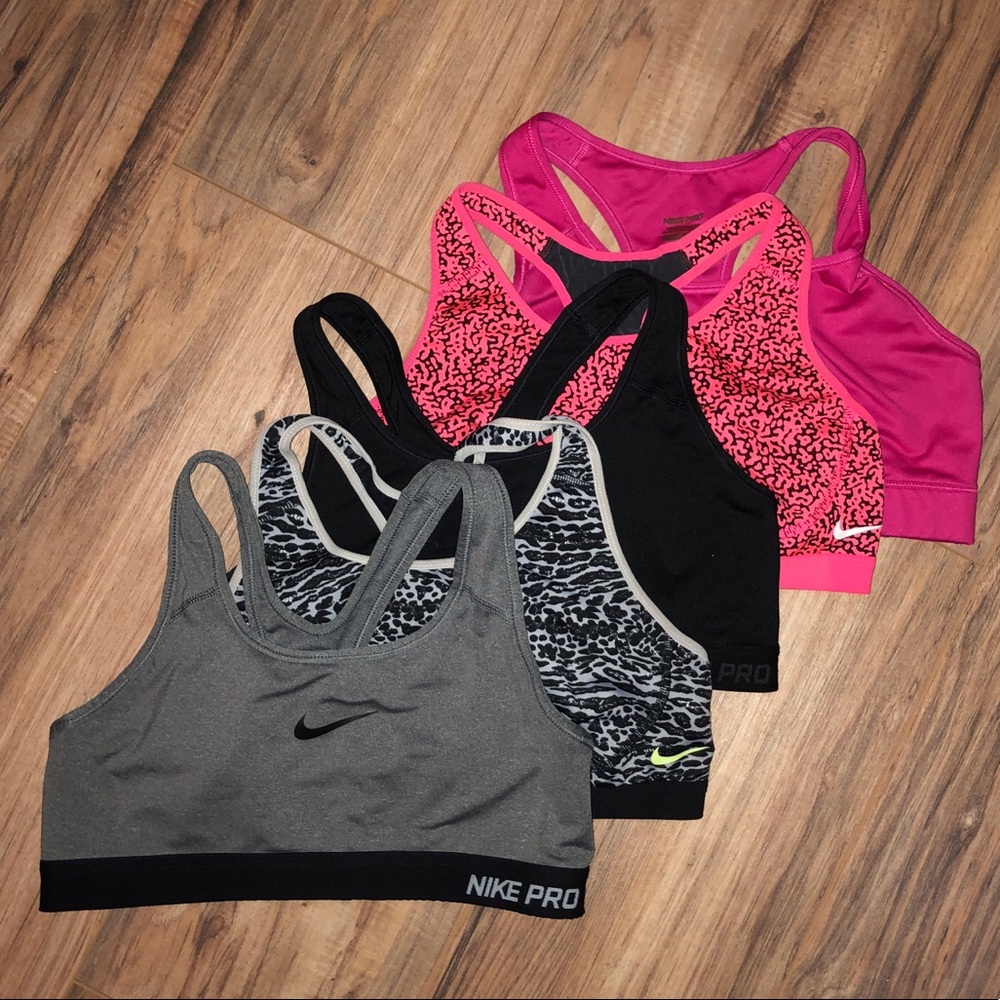 5 Nike Pro sports bras size M